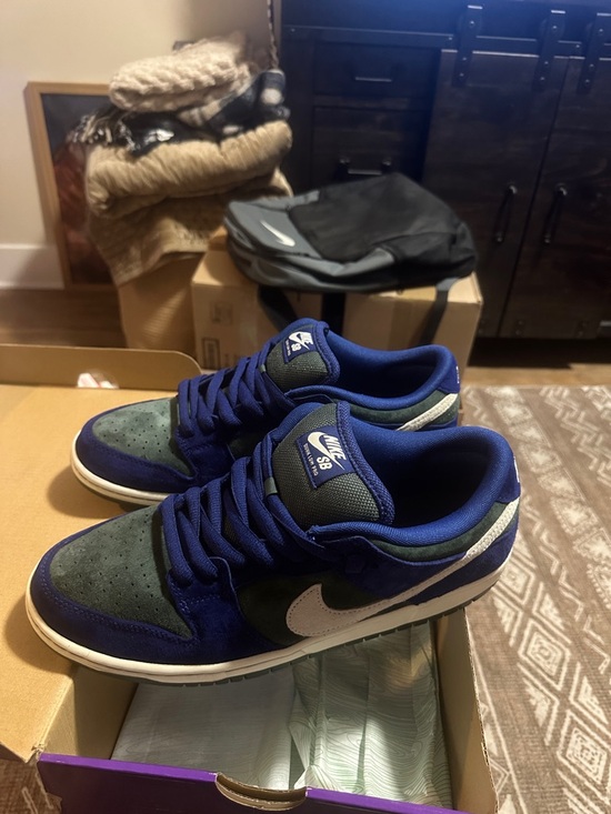 Athletic_Shoes